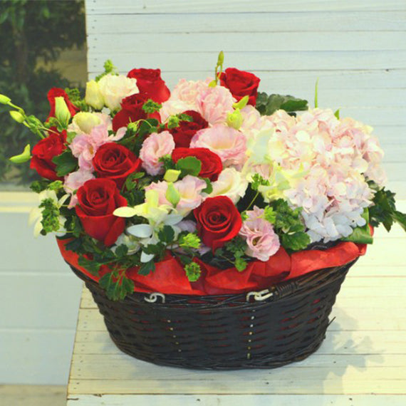 Fresh Flower Delivery in Dubai, UAE. Indoor & Outdoor Plants, Artificial Flowers, Plants & Trees, Succulent, Terrariums & Supplies, Gardening & Plantation, Moss wall, Green wall, Foliage Wall, Flowers for every occasion, Landscape Designing, Dry Flower, Coir Products, Plant Pots, Pets (Birds and Fishes) Aquarium, More.